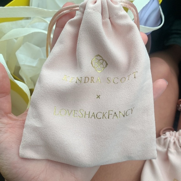 Kendra Scott x LoveShackFancy Locket Necklace in Gold - Picture 2 of 3